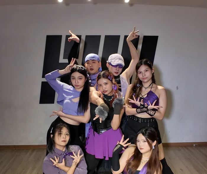 Waacking dance class at SIM